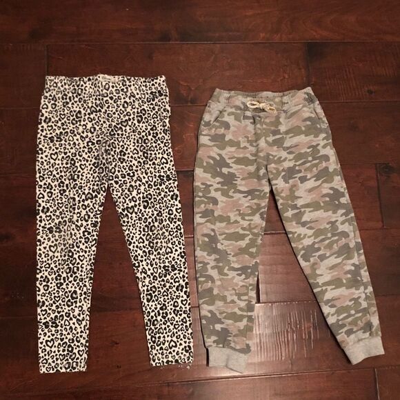 Epic Threads Other - 💫Flash Sale💫Camouflage jogger and leopard print leggings